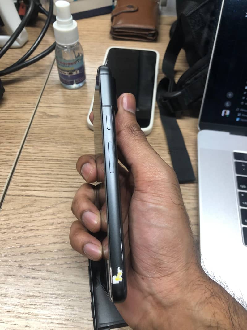 Google Pixel 8 4