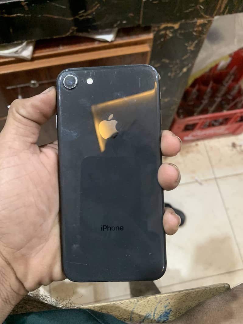 Apple iPhone 8 1