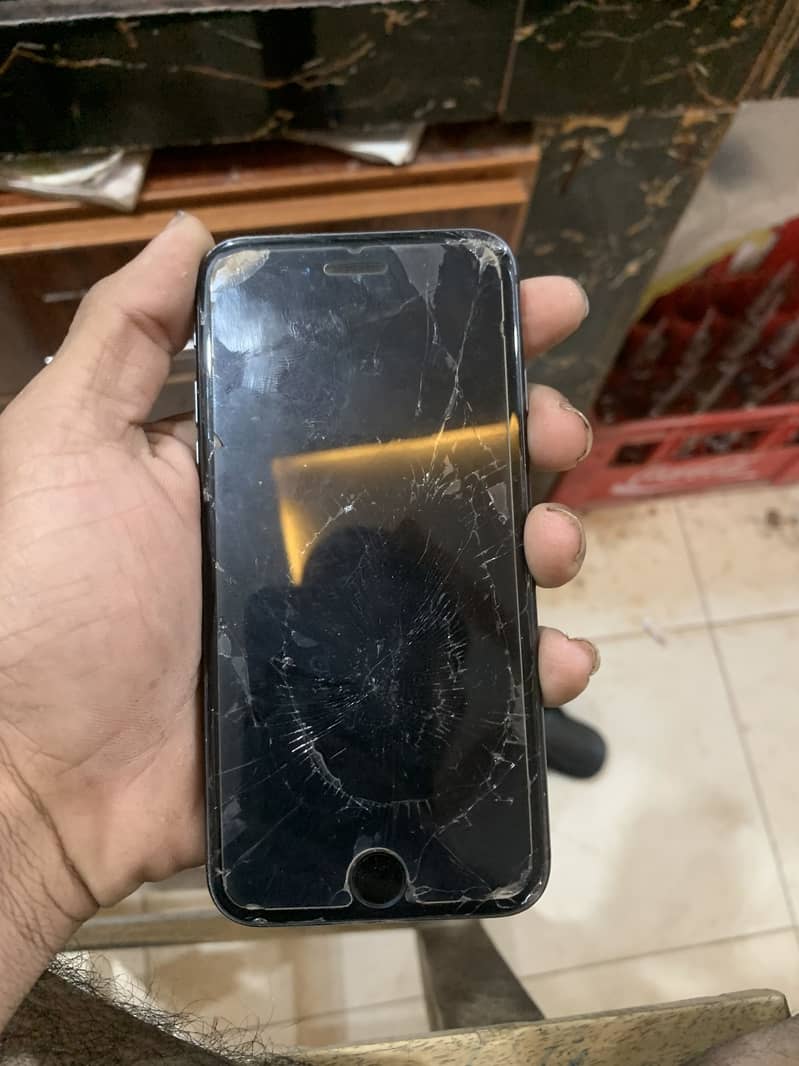 Apple iPhone 8 3