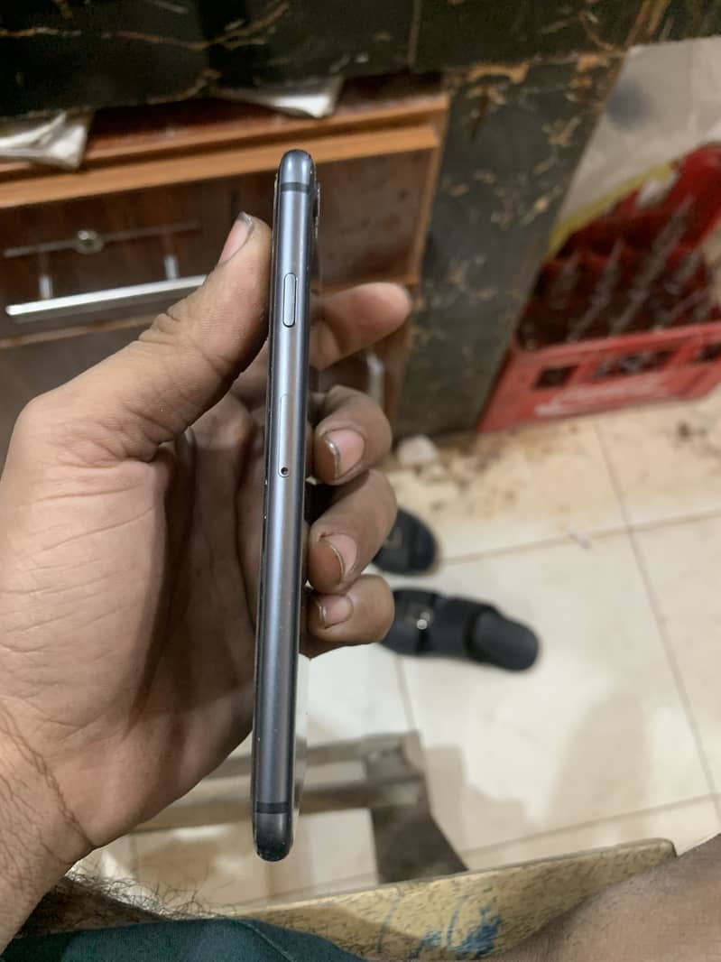 Apple iPhone 8 4