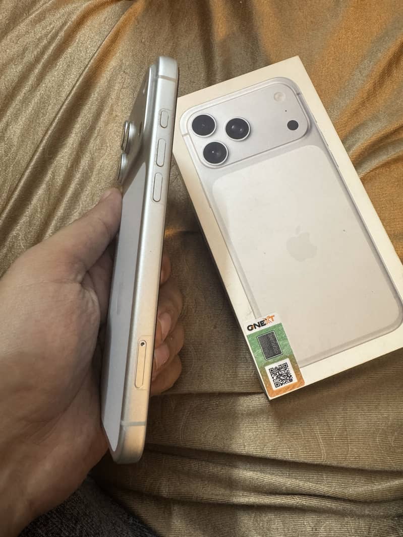 Apple iPhone 17 Pro Max 0