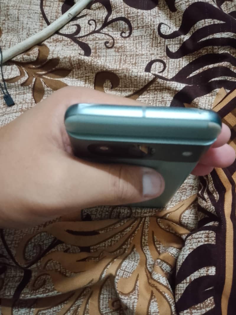 Google Pixel 8 3