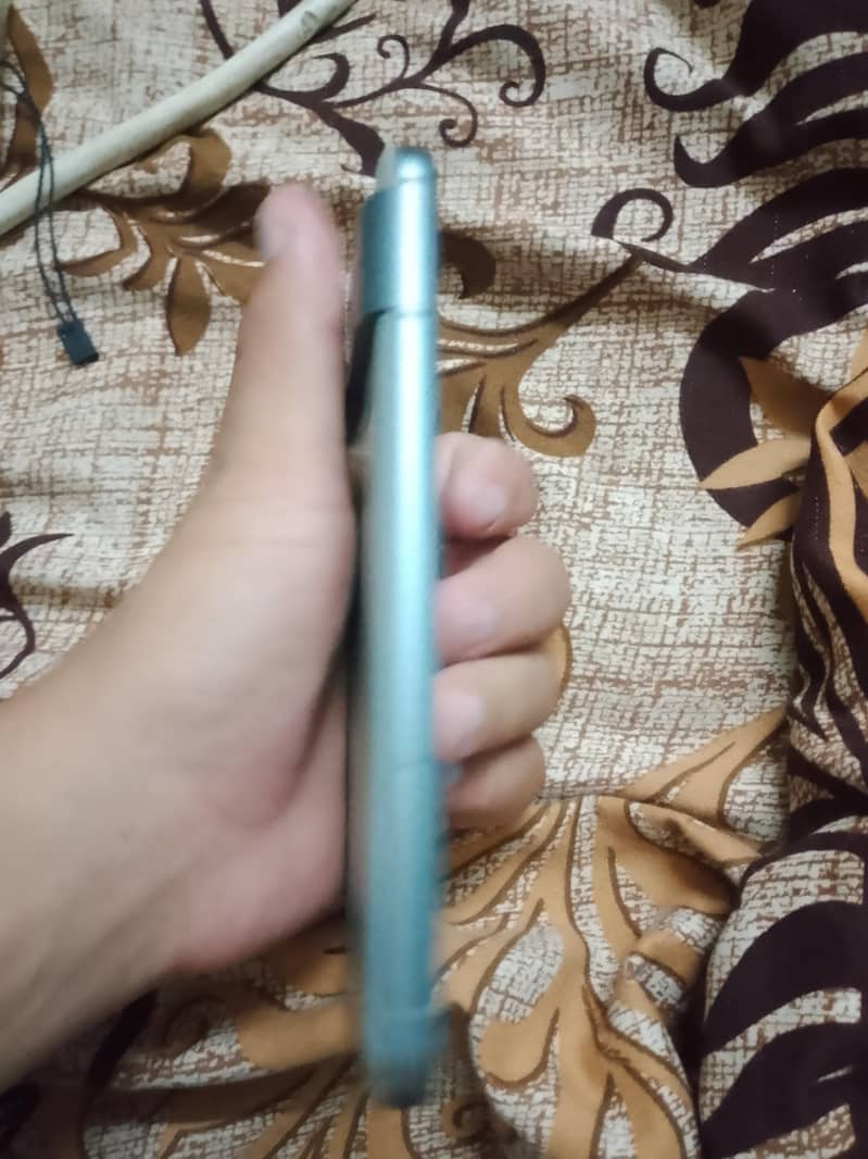 Google Pixel 8 5