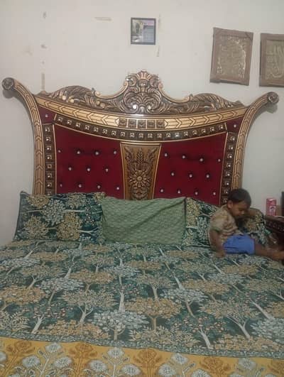Bed & dressing table for urgent sale