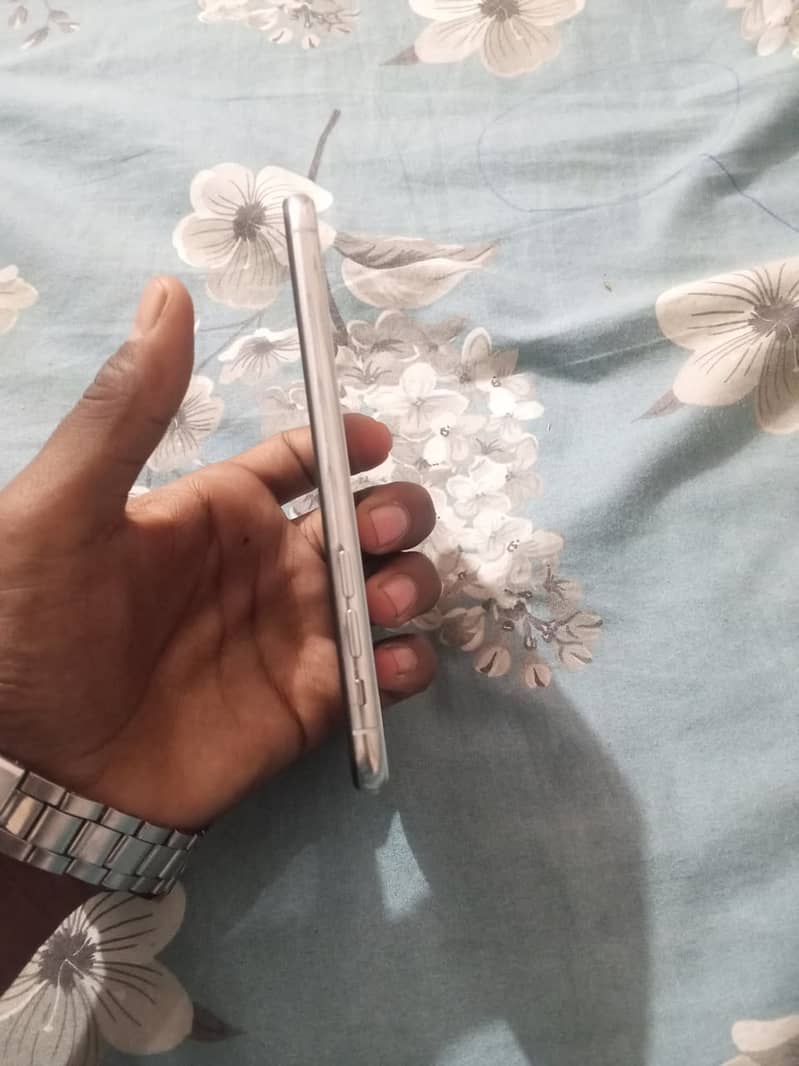 Apple iPhone X 2