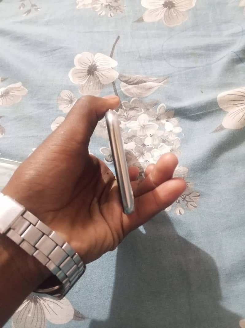 Apple iPhone X 3