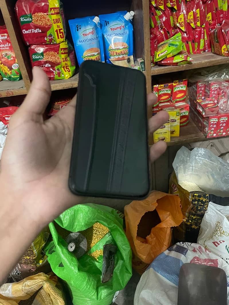 Apple iPhone 11 3