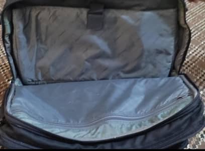 Traveling luggage bag