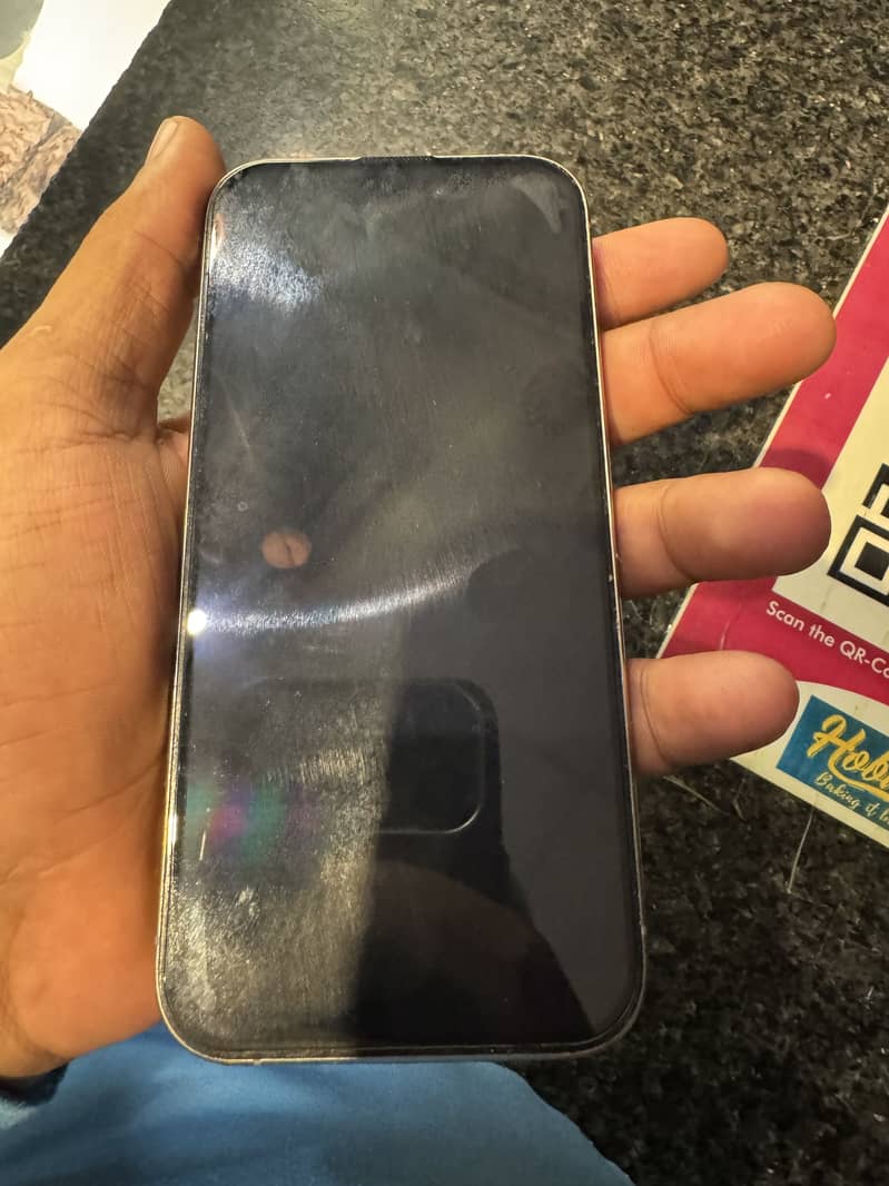 Apple iPhone 15 Pro 4