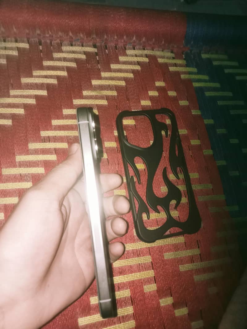 Apple iPhone 15 Pro Max 3