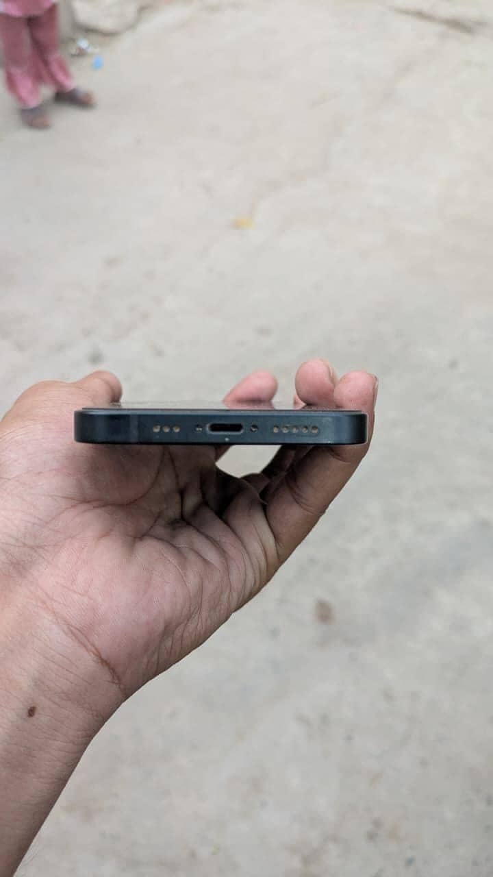 Apple iPhone 13 3