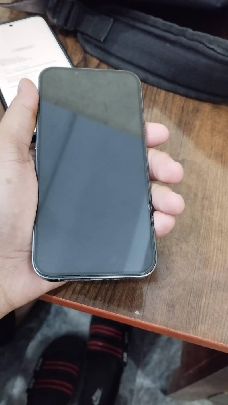 Apple iPhone 13 Pro 2