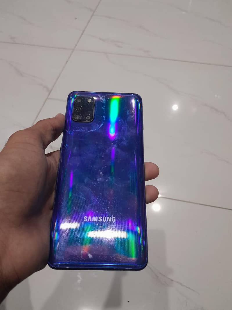Samsung Mobile A31 1