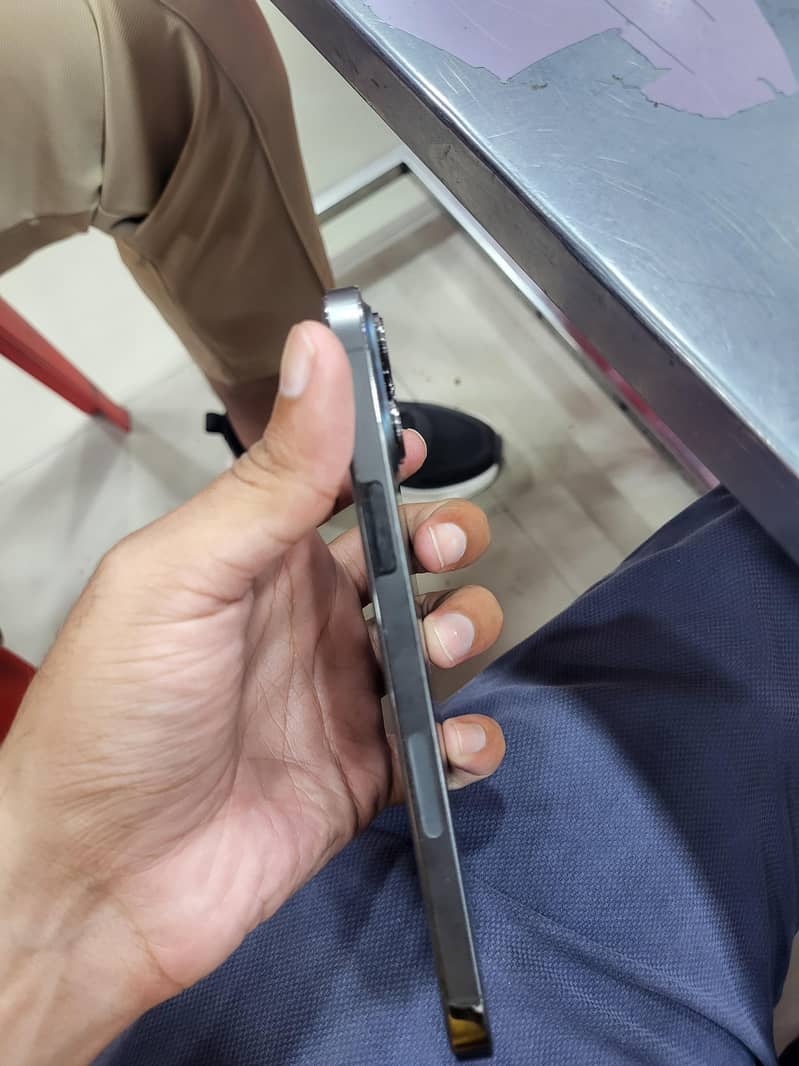 Apple iPhone 13 Pro Max 3