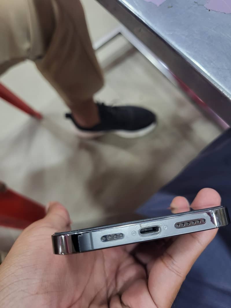 Apple iPhone 13 Pro Max 5
