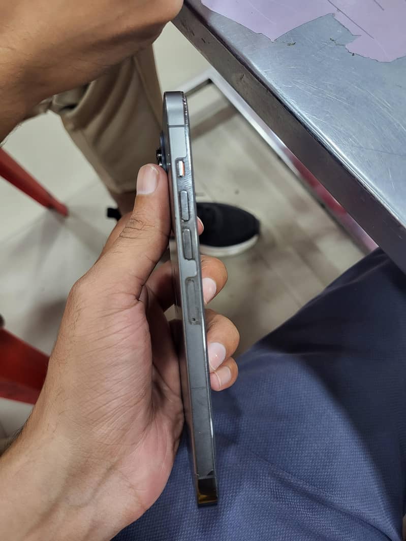 Apple iPhone 13 Pro Max 6