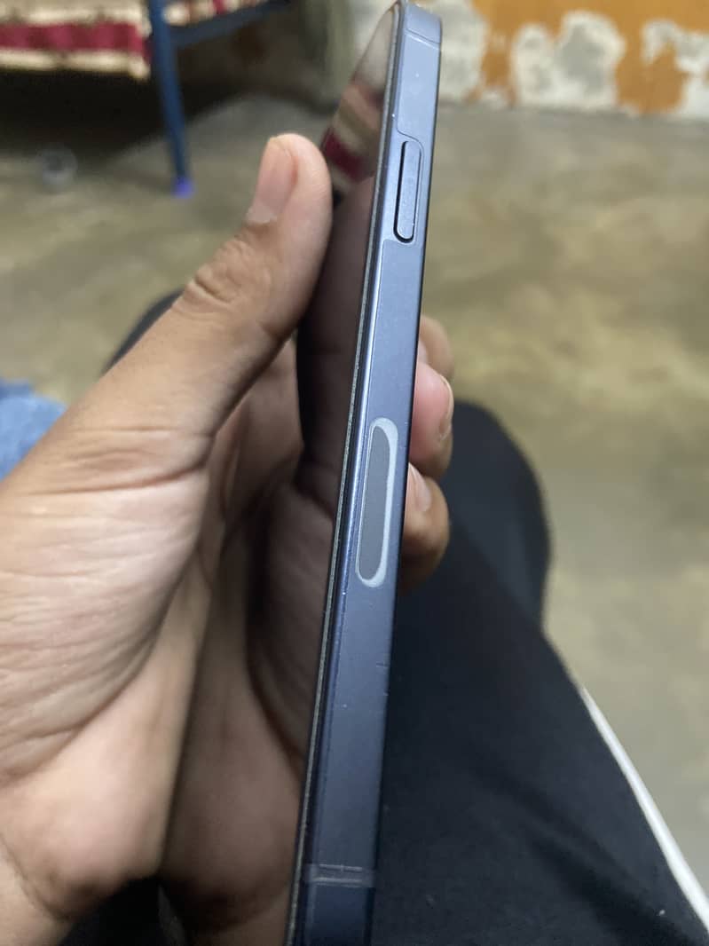 Apple iPhone 12 JV 3