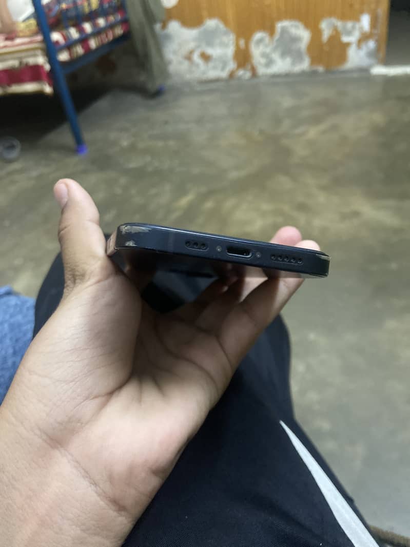 Apple iPhone 12 JV 4