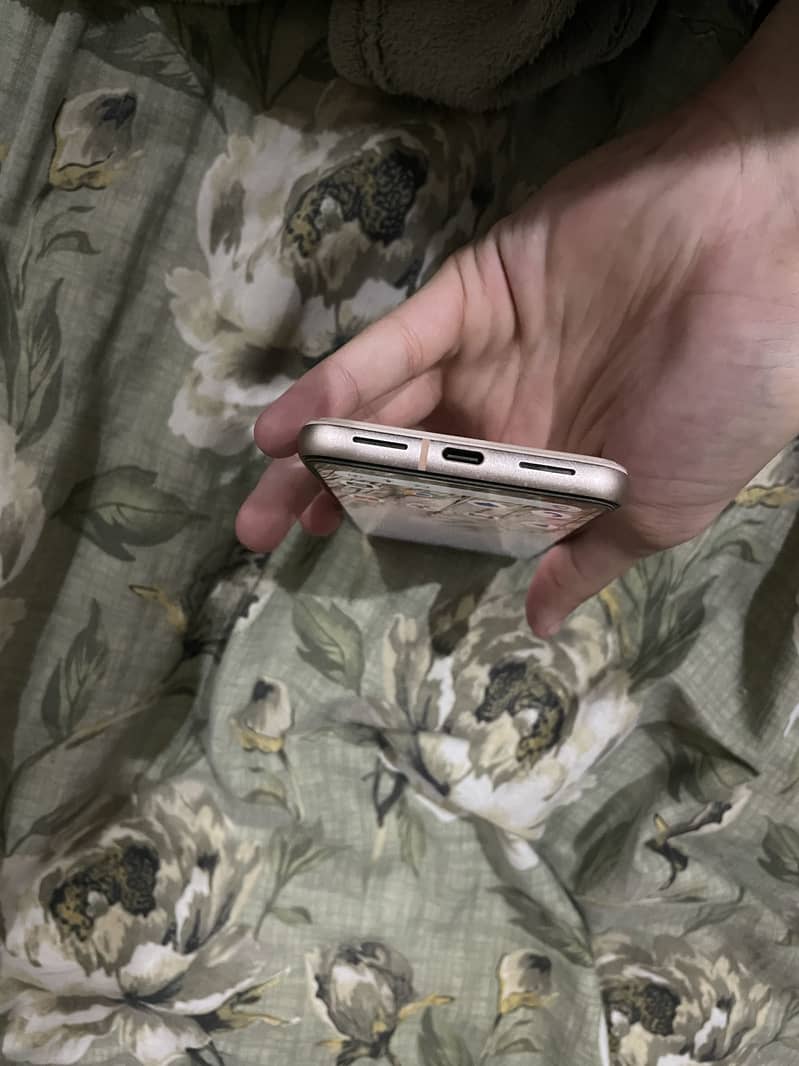 Google Pixel 8 5