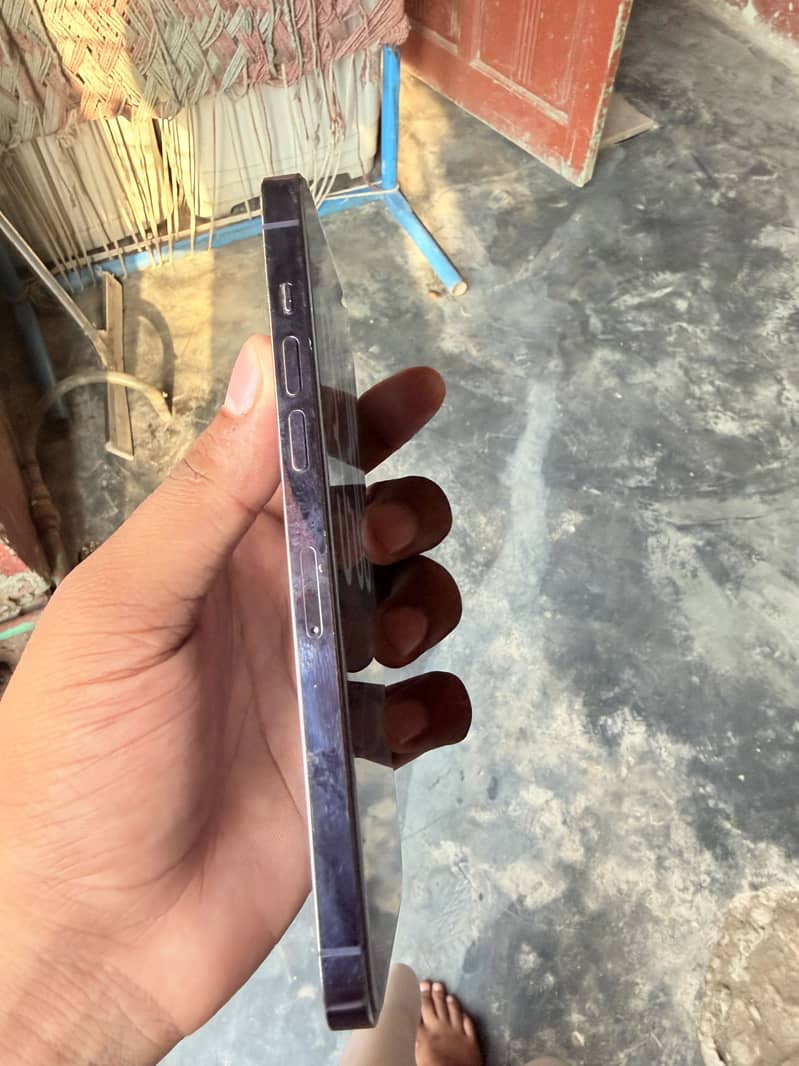 Apple iPhone 14 Pro Max 0