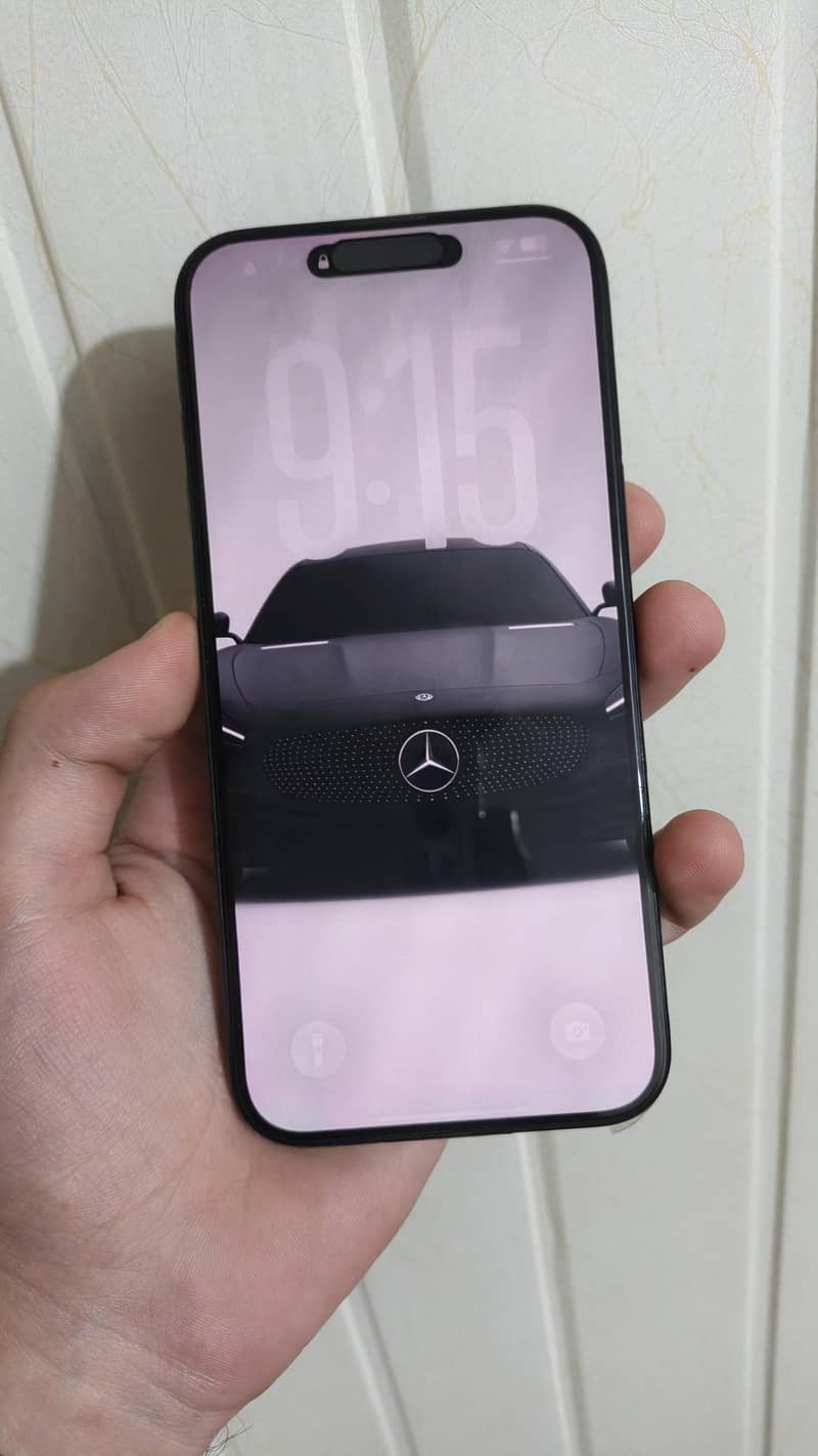 Apple iPhone 16 Pro Max 1