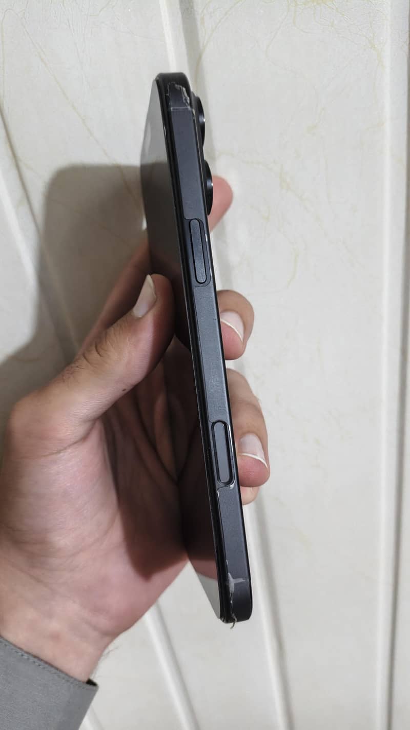 Apple iPhone 16 Pro Max 2