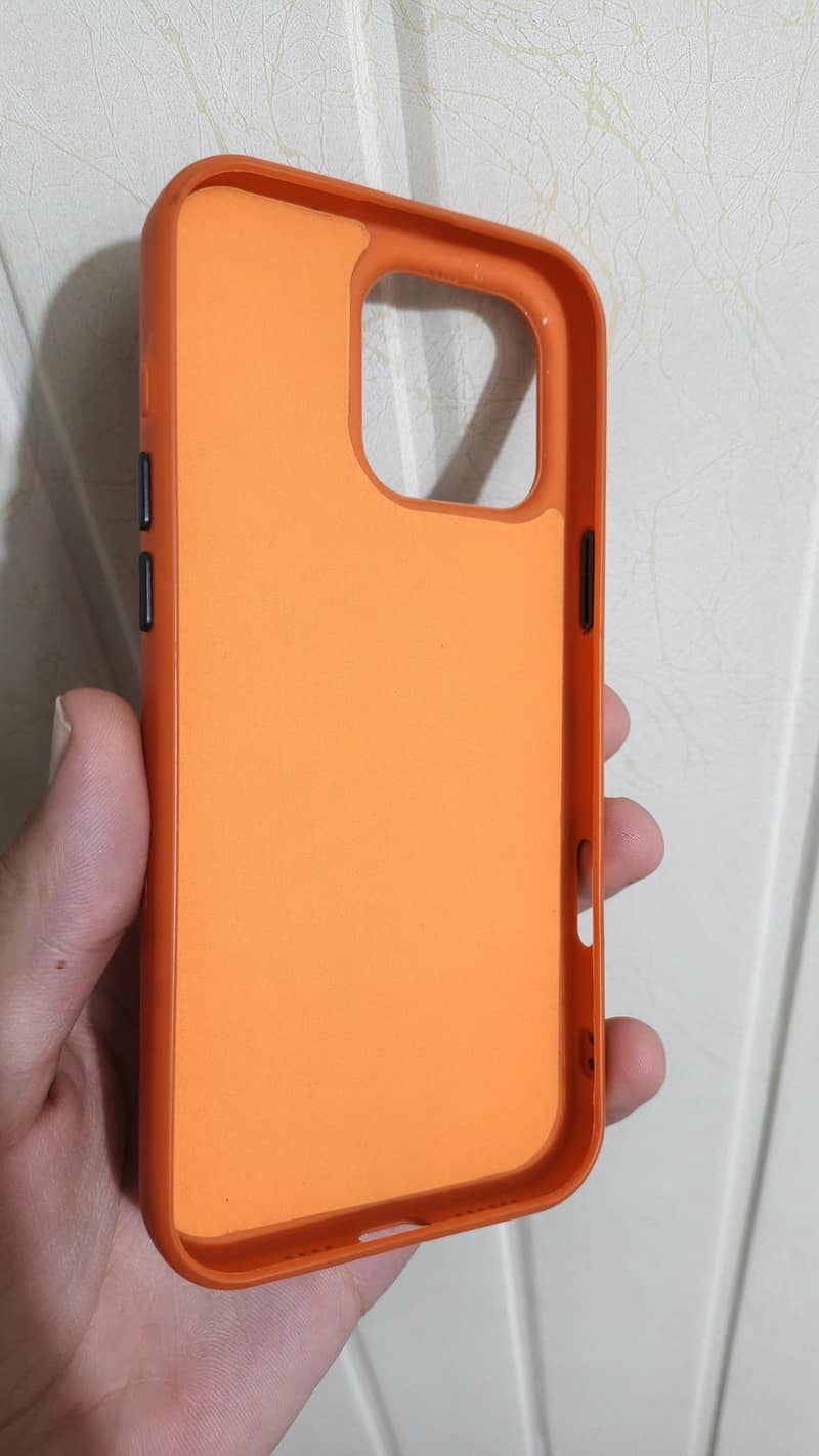Apple iPhone 16 Pro Max 8