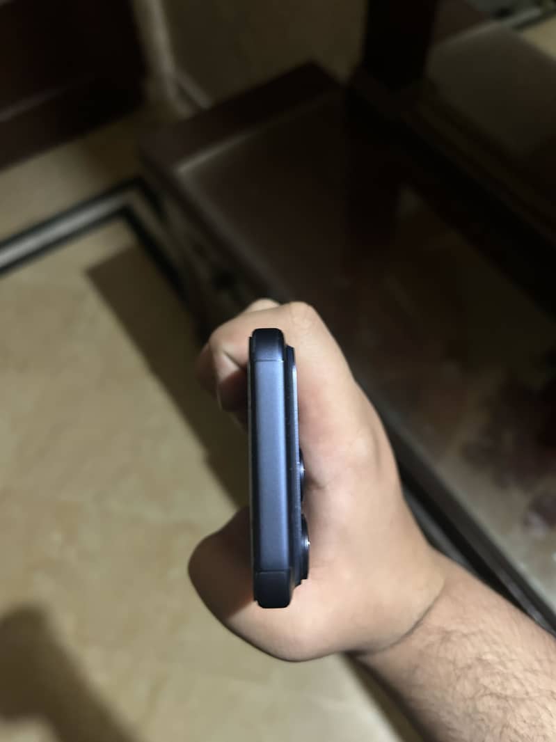iPhone 17 Pro 4
