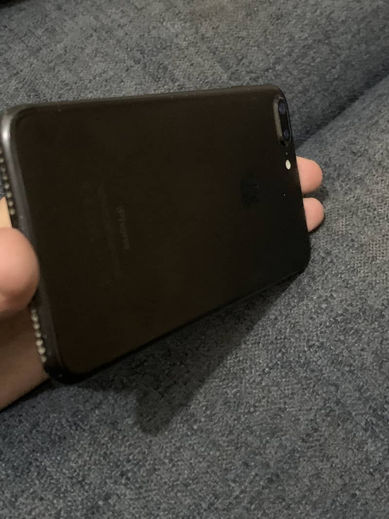 Apple iPhone 7 Plus 4