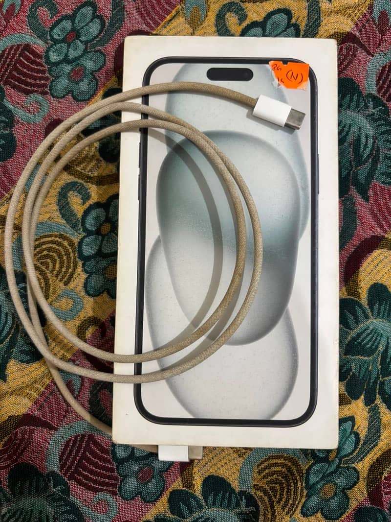 Apple iPhone 15 plus 3