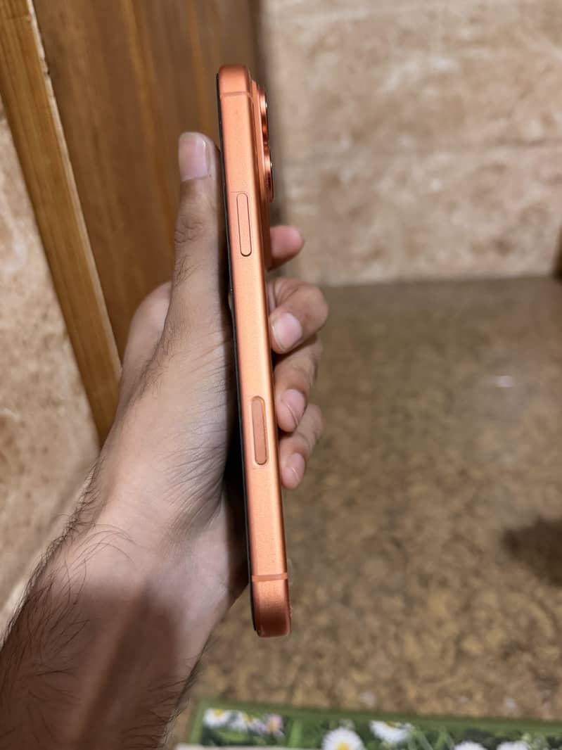 Apple iPhone 17 Pro Max 5