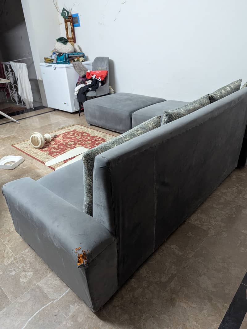 L shape sofa with 2 chairs set 1