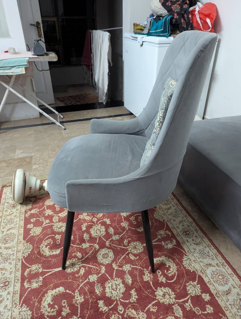 L shape sofa with 2 chairs set 7