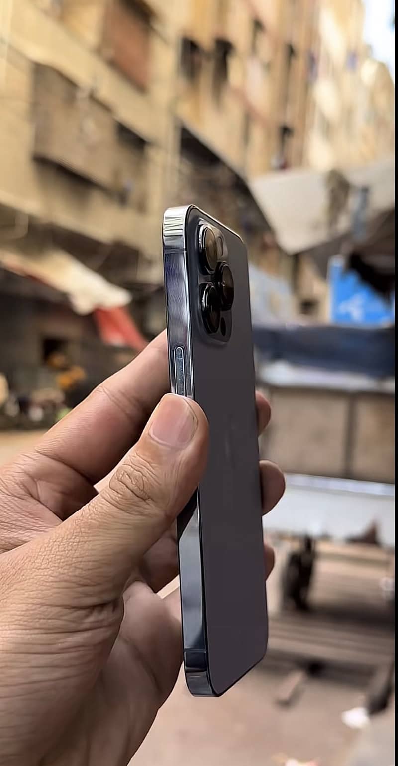Apple iPhone 13 Pro 1