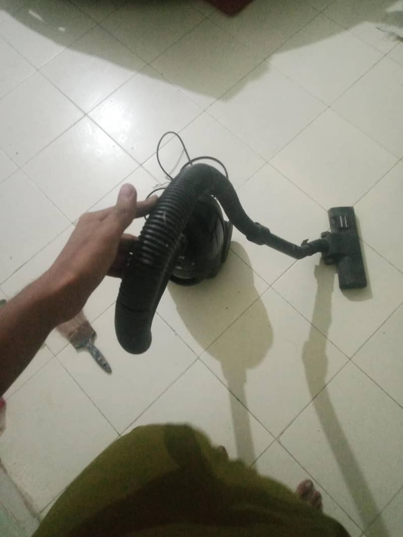 vacuum cleaner 3