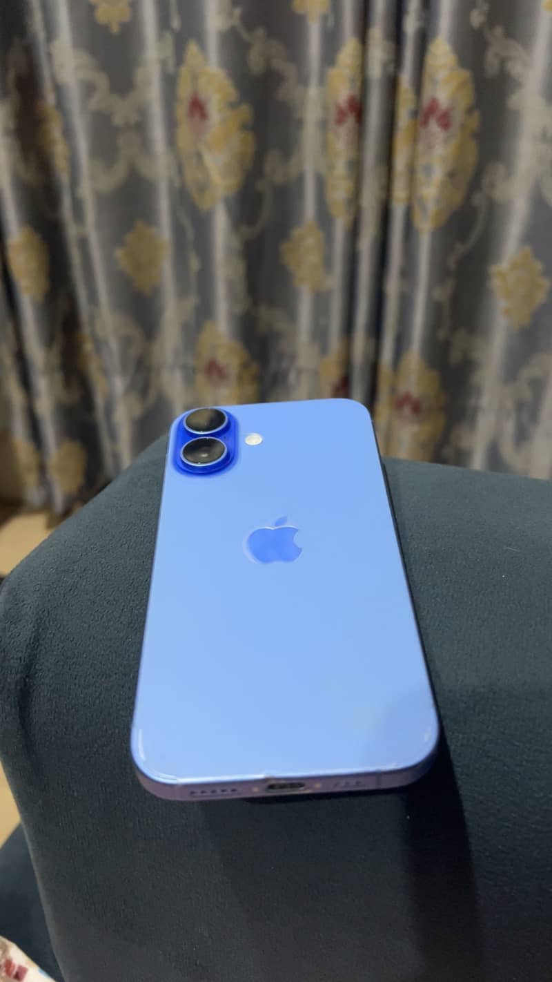 Apple iPhone 16 0