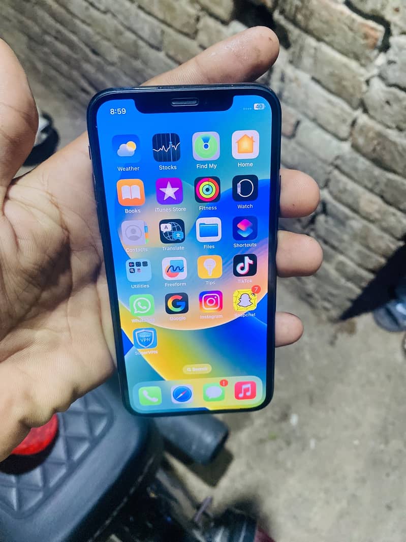 Apple iPhone X 5