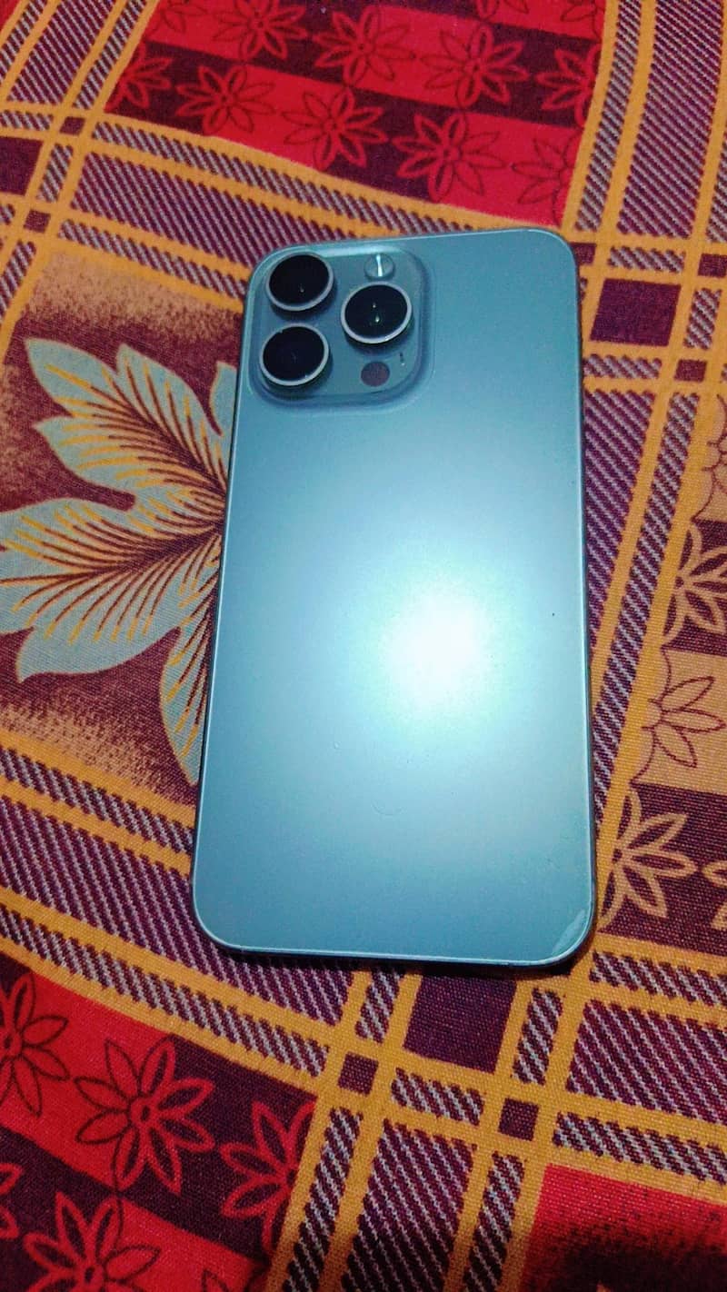 Apple iPhone 15 Pro Max 0