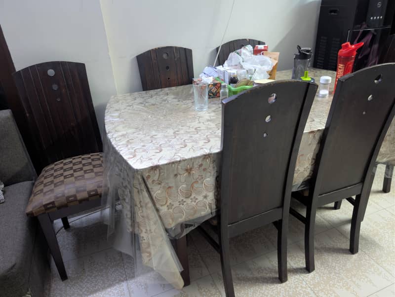Dinning table 0