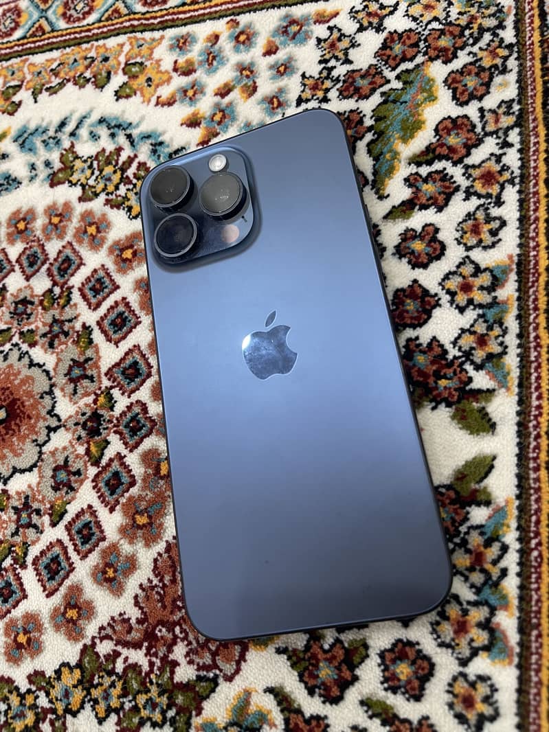 Apple iPhone 15 Pro Max 0