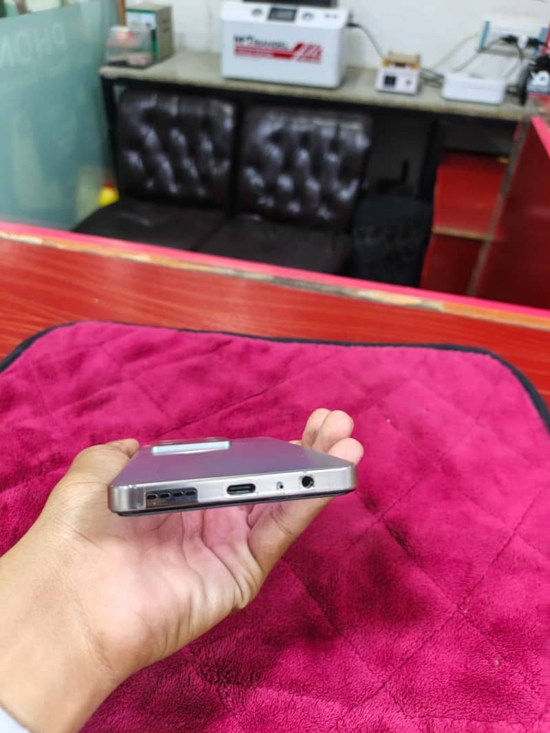 Infinix Note 30 Pro 4
