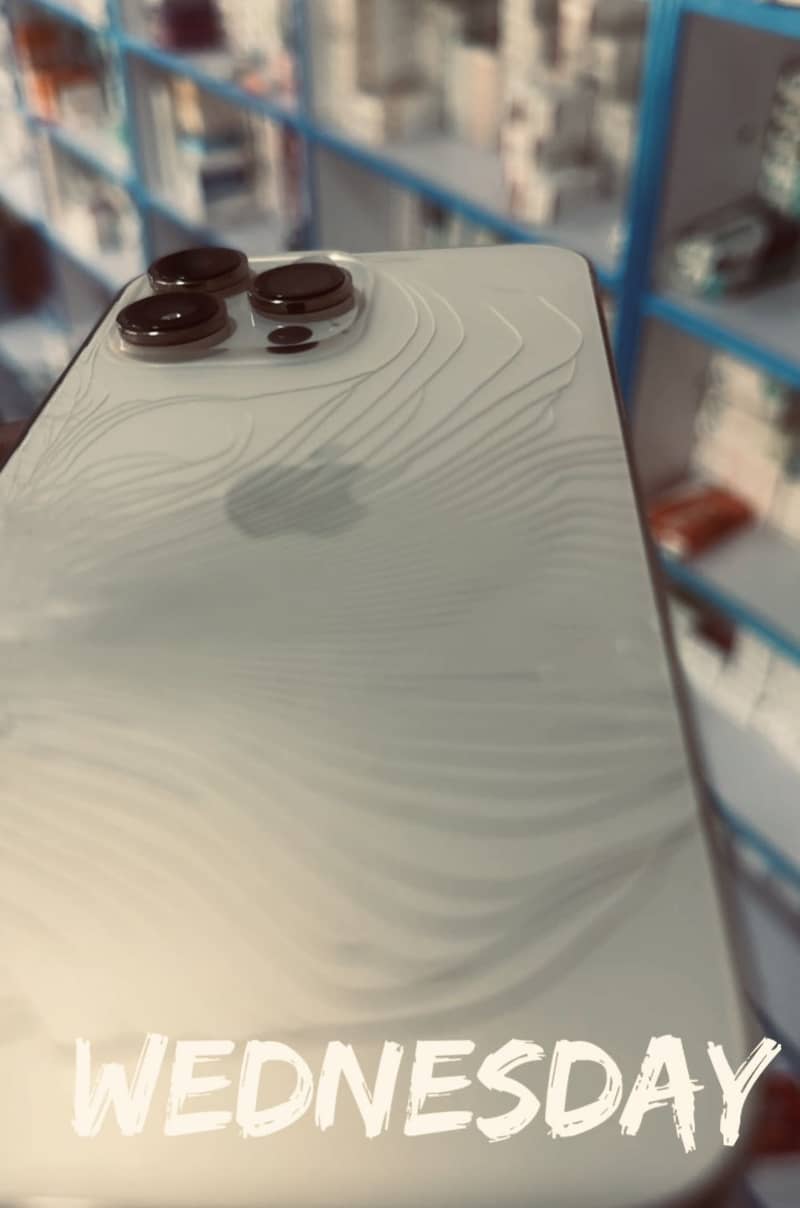Apple iPhone 13 Pro Max 0