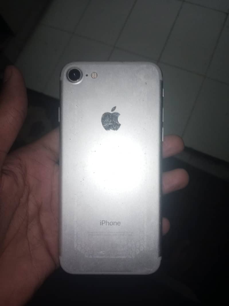 Apple iPhone 7 0
