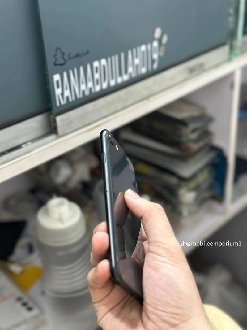 Apple iPhone SE 2