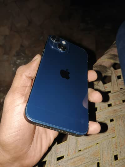 Apple iPhone 13