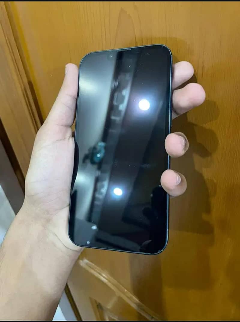 Apple iPhone 13 2