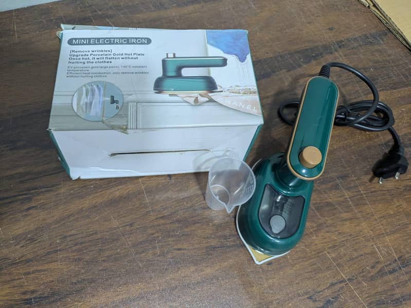 MINI ELECTRIC IRON 2