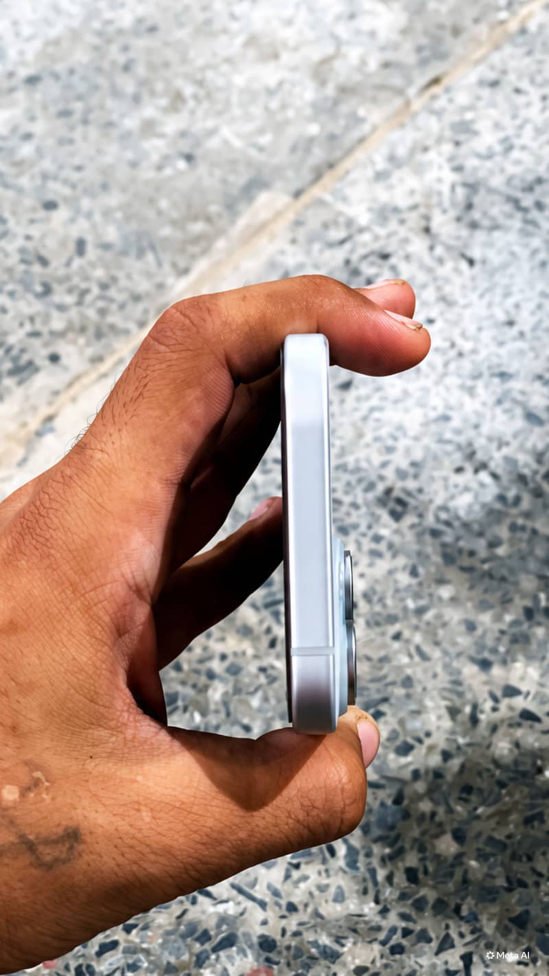 Apple iPhone 15 3