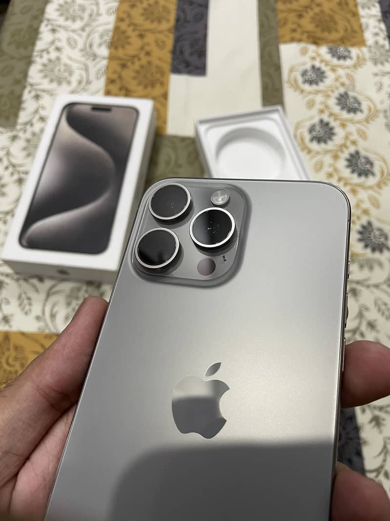 Apple iPhone 15 Pro Max 1