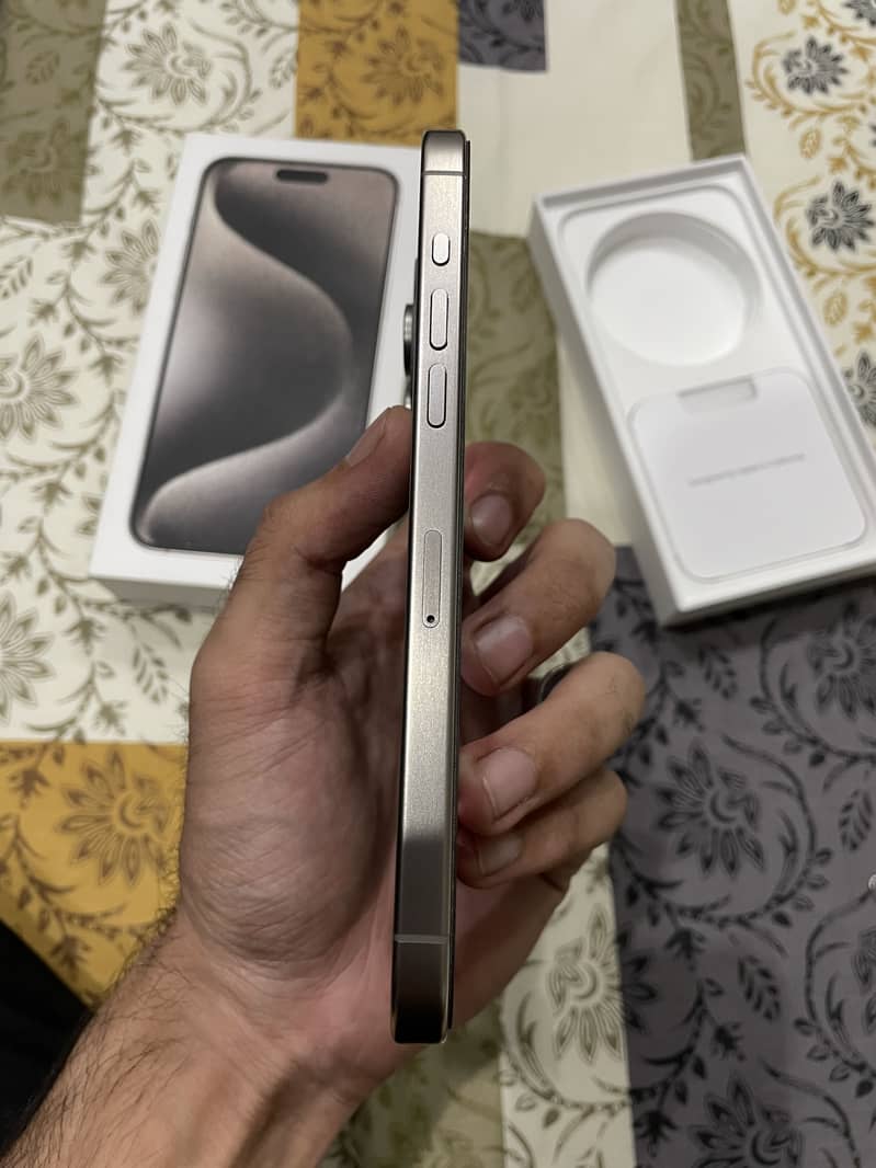 Apple iPhone 15 Pro Max 3